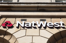 英国银行 Natwest 因欺诈问题对加密货币交易所的转账设置每日限额