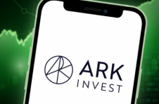 Cathie Wood 的 ARK 在周二下跌时购买了更多灰度比特币信托的股份