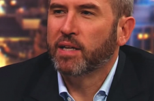 Ripple 首席执行官遮掩 SEC 老板，因为公司仍然对胜利充满信心