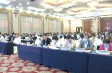 专家献言献策“数字经济报告研讨会”探讨未来趋势和战略定位