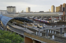 伦敦议会成员呼吁在火车和公共汽车上禁止加密广告